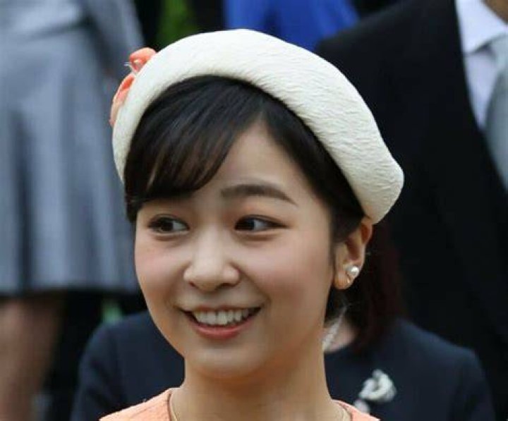 佳子さまの目元と二重に関するイメージ