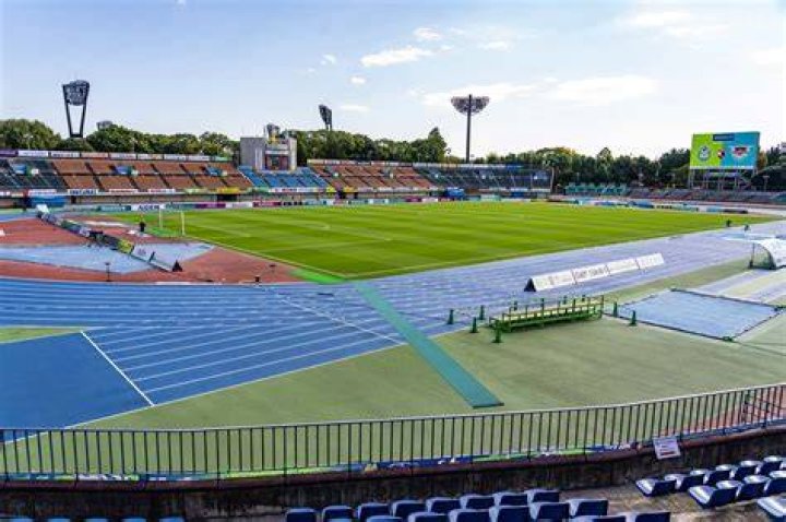 湘南ベルマーレのサポーターとスタジアムの雰囲気