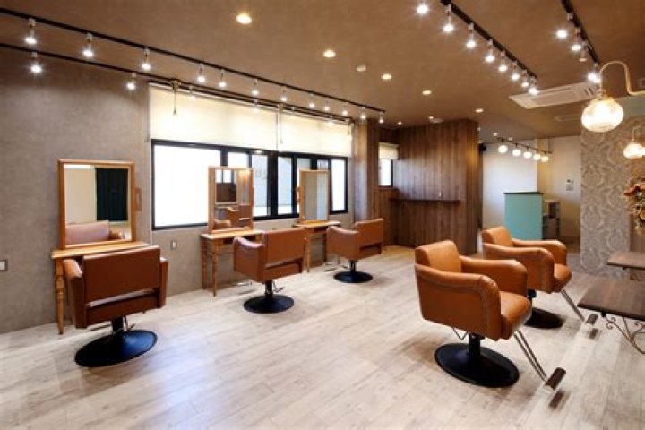 Agu hairの美容室口コミを調べるイメージ